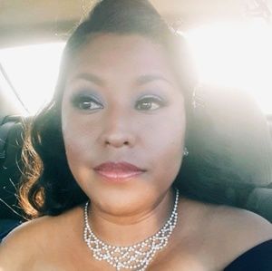 Meet your Posher, Angie